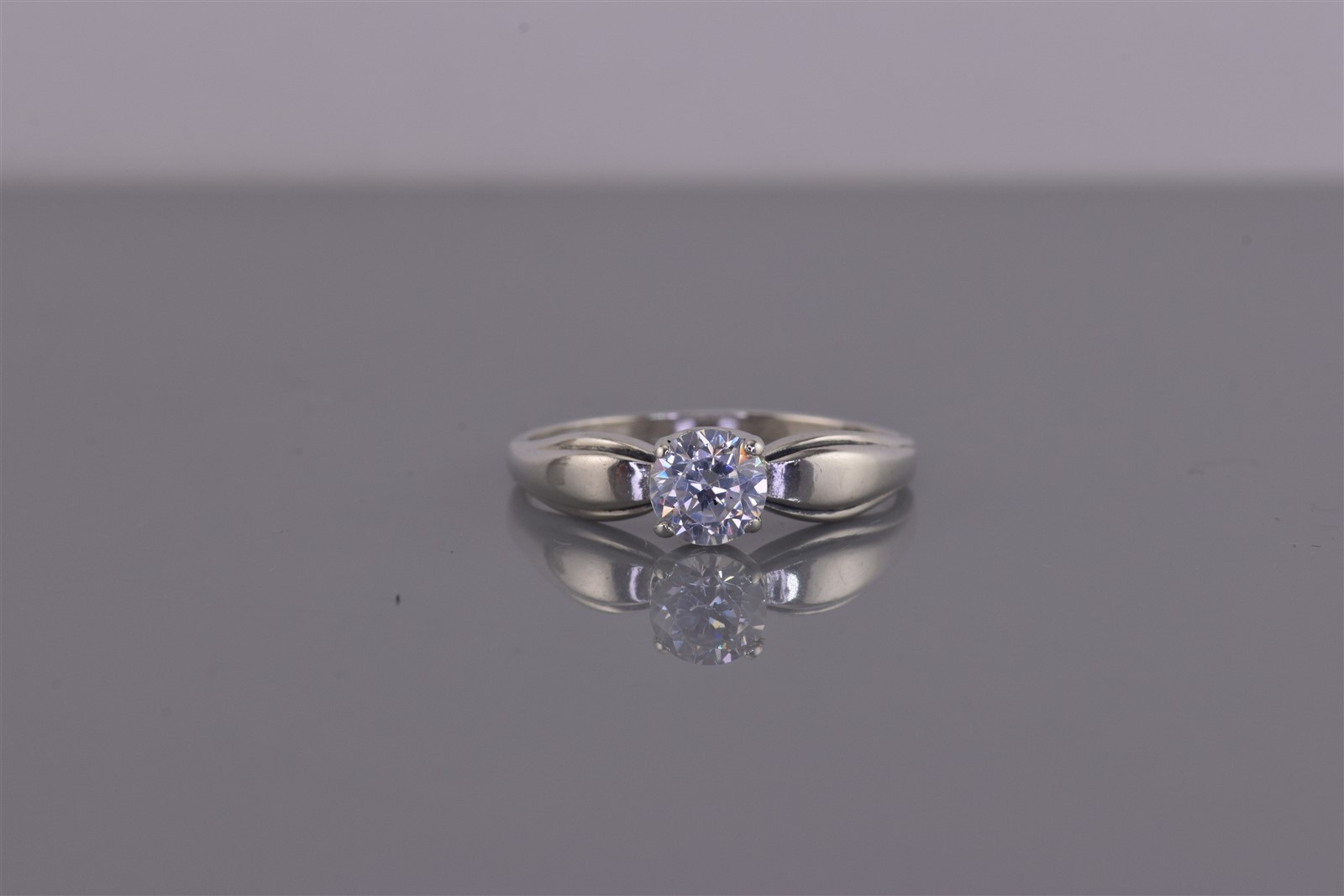 KABANA Sterling Silver Round Cubic Zirconia Tapered Collar Band Ring 925 Sz: 9