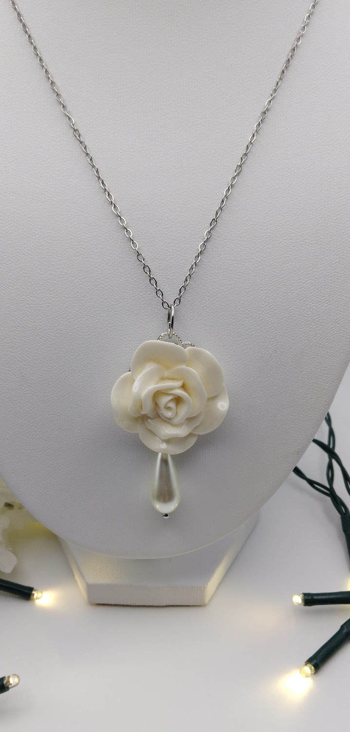 Cream Rose necklace 17″ Silver NF SS Mothers Handmade Dainty Birthday Gift New
