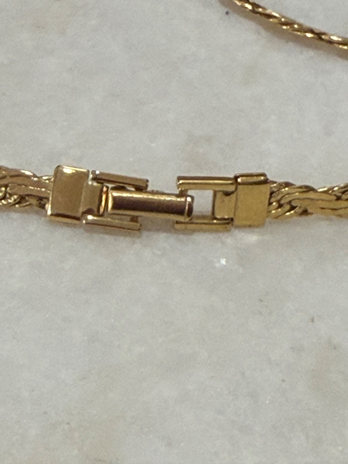 Gold Tone Singapore Link Chain Necklace 22” Stainless Steel Fold Over Clasp