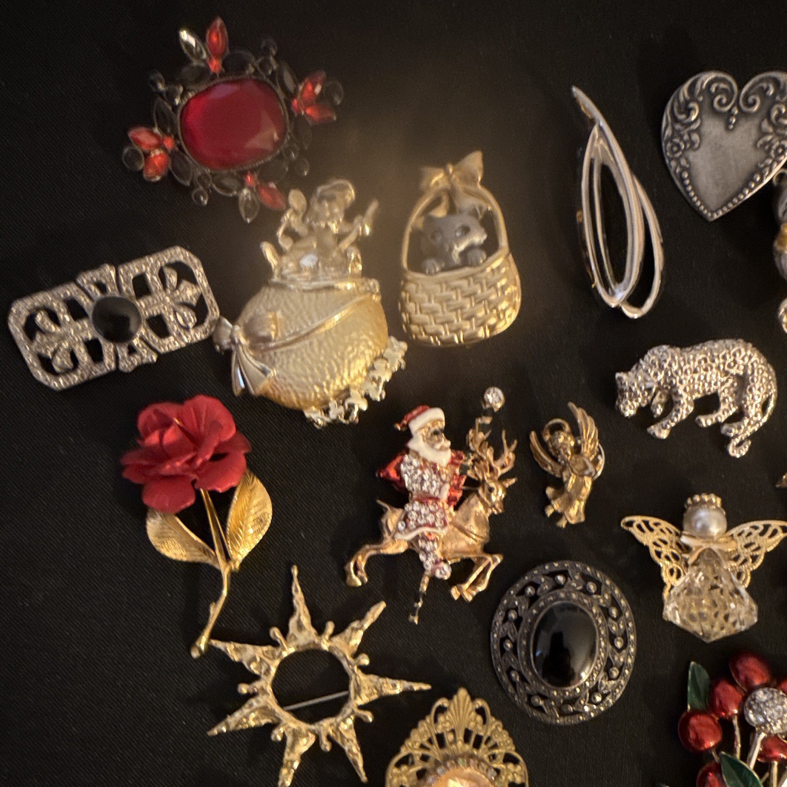 Lot Assorted Metal Brooches & Pins Multicolor Animals & Insects Flowers & Plants
