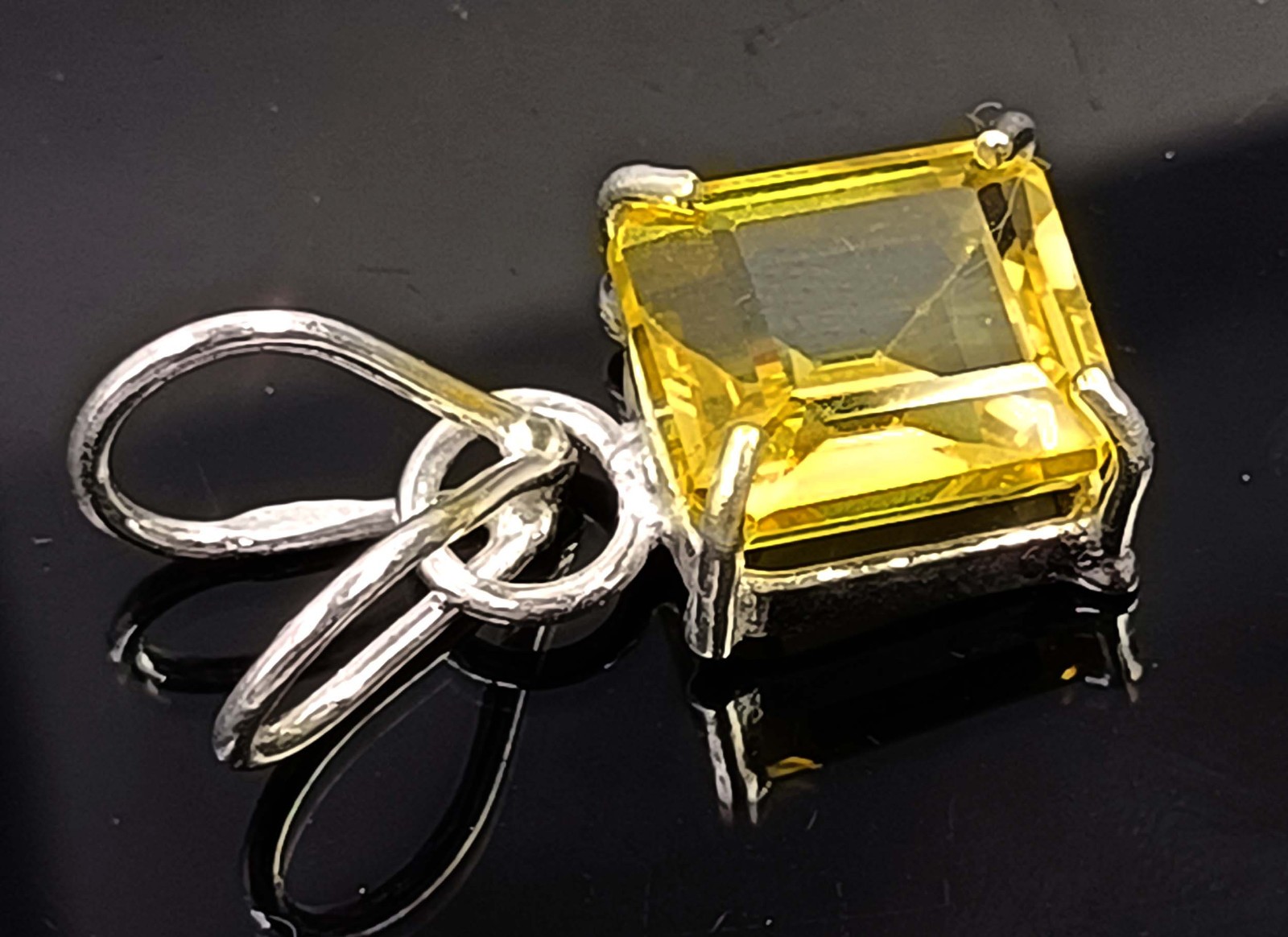 Natural Yellow Sapphire 14.00 Ct Emeald Cut Pendant 925 Free Silver Chain 6MGO