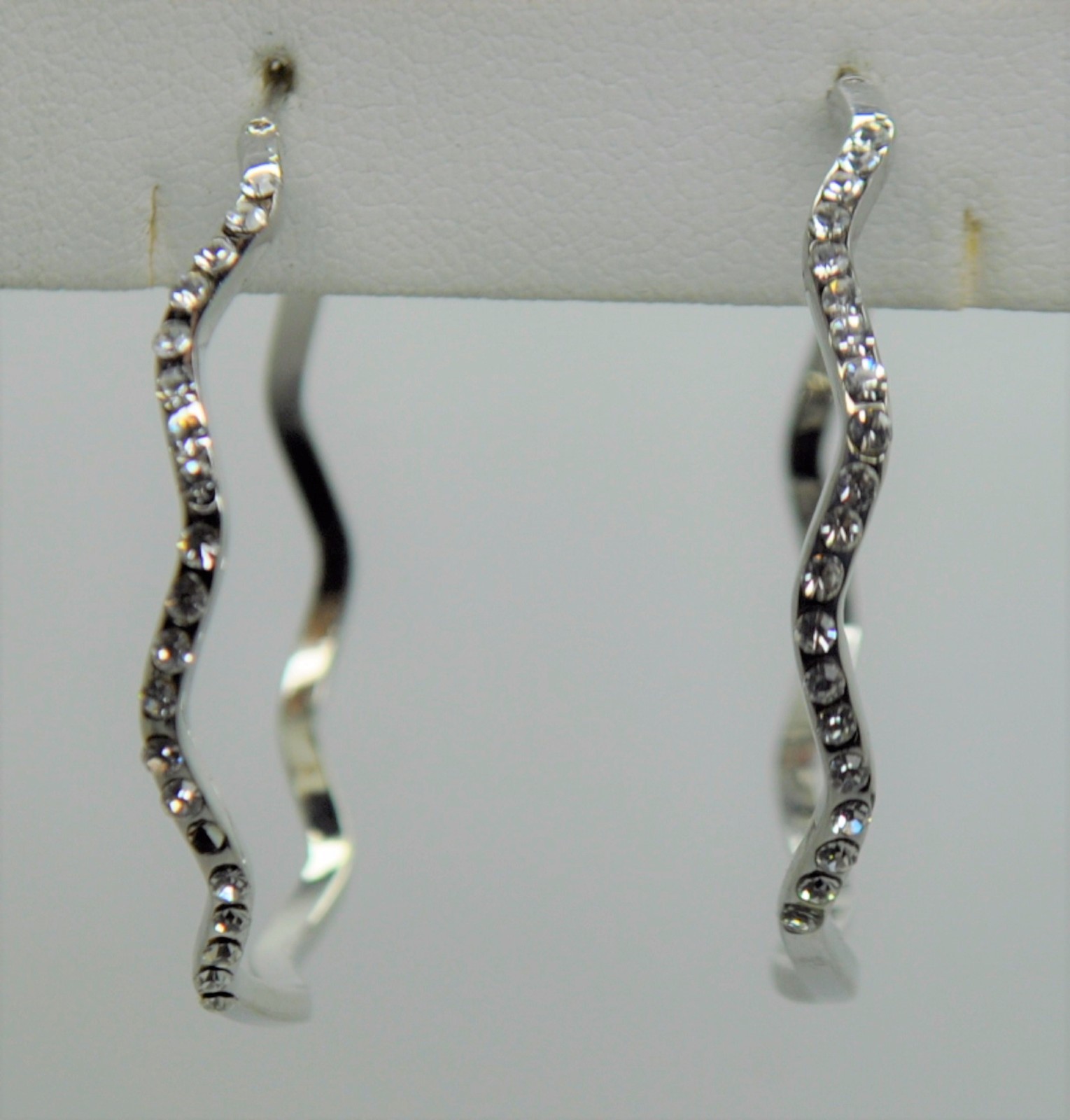 C231 CLASSIC ZIGZAG CHIC DESIGN 2.5 INCH CLEAR CUBIC ZIRCON FASHION EARRING