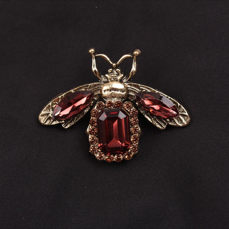 Women Men Unisex Bee Lover Brooch Fashion Bees Animals Pins Badge Jewelry