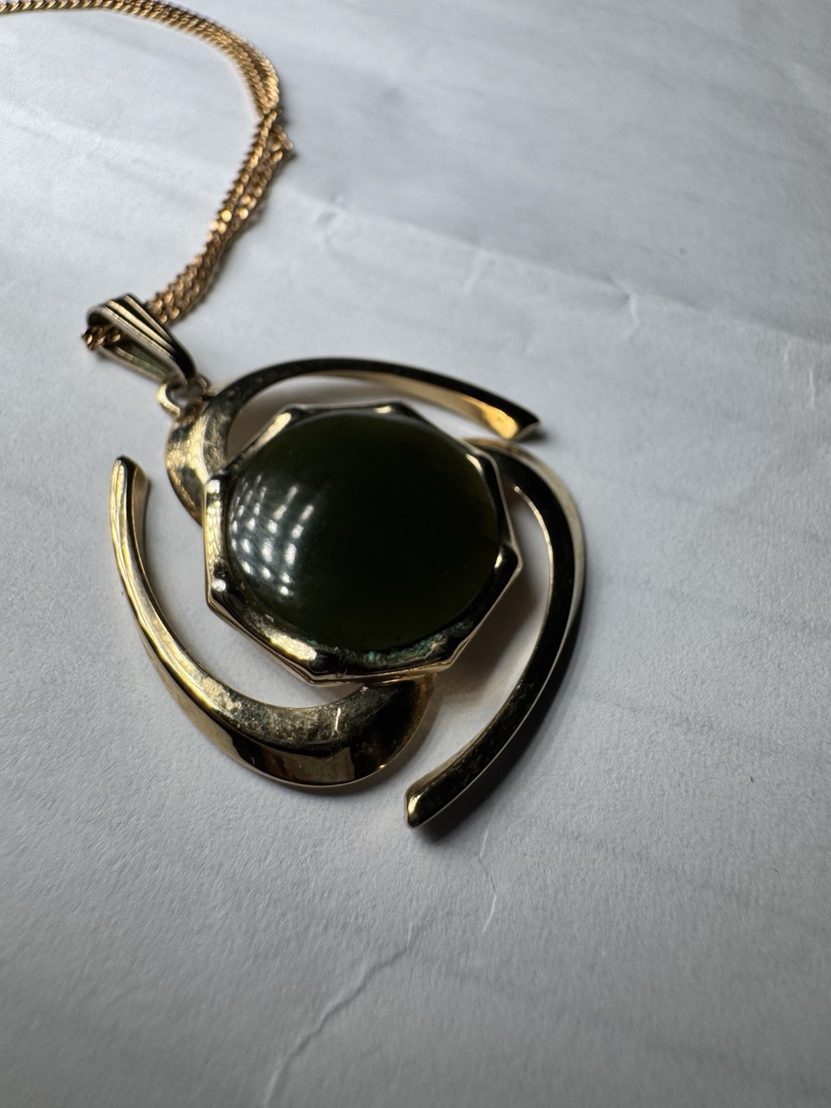 NS Green Stone Goldtone Necklace And Pendant