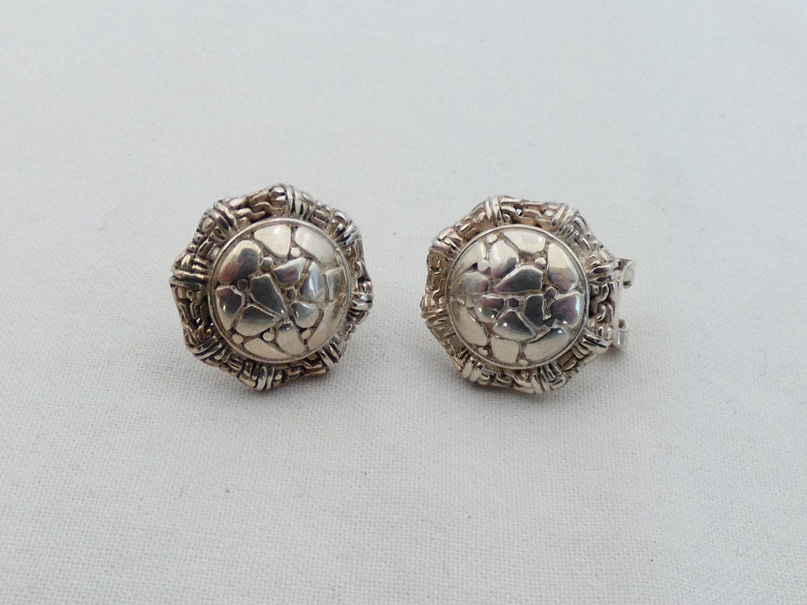 Estate Sterling Silver Bali Style Latch Back Earrings WH-11