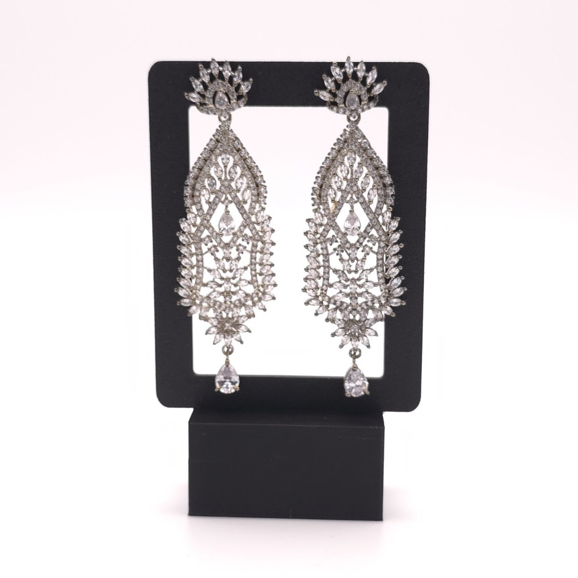 Vintage Silver Tone Clear Crystal Rhinestone Teardrop Chandelier Dangle Earrings