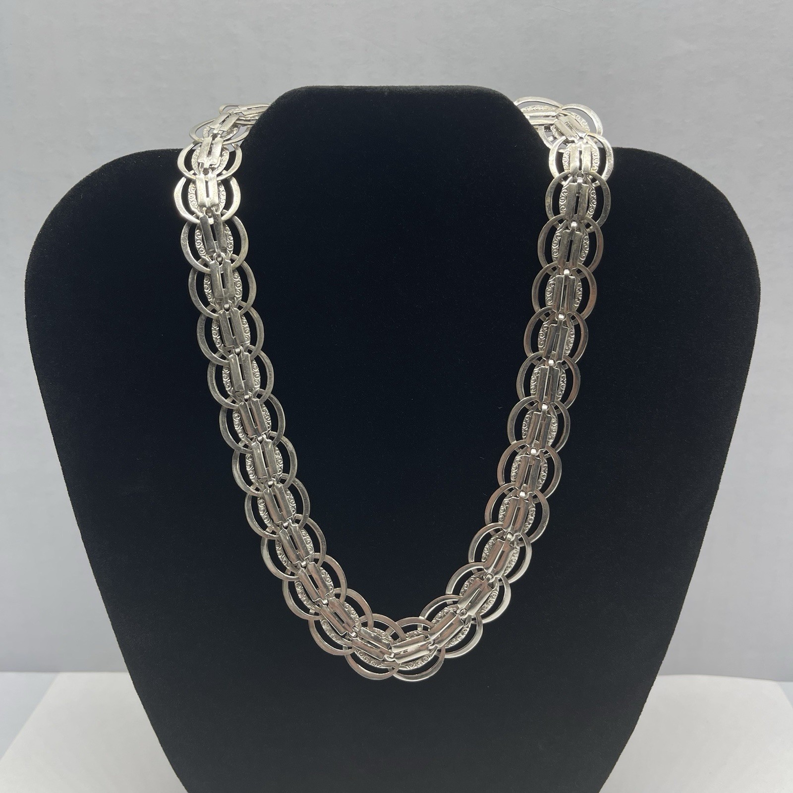 Vtg. Silver‑Tone Double Row Oval Link Necklace with Bar Links 16″ -Germany