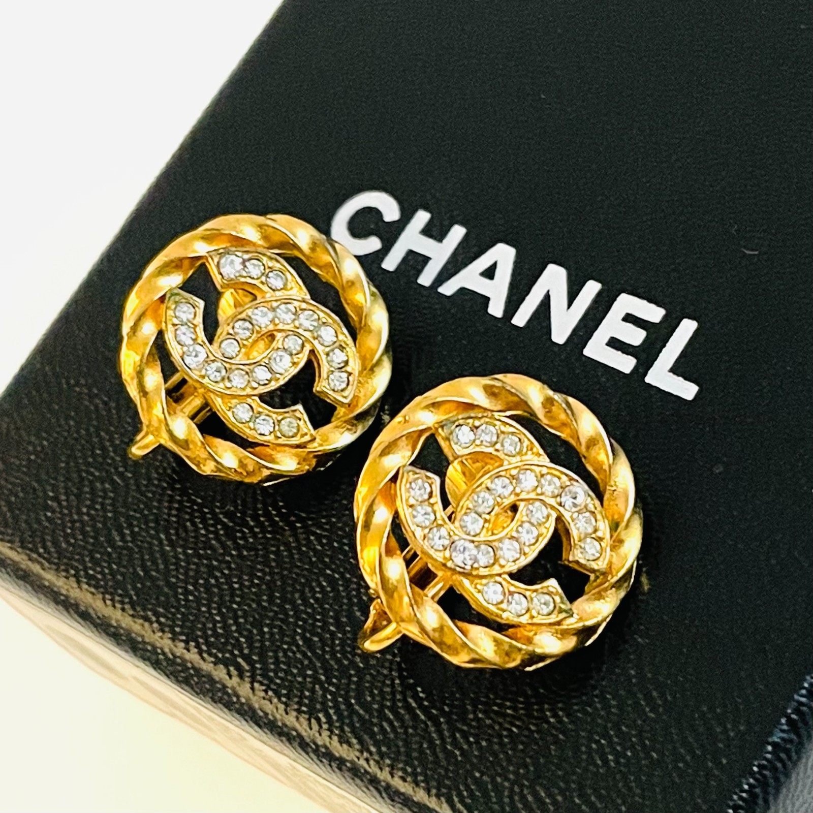 CHANEL Coco Mark Rhinestone Clip‐On Earrings Vintage GP 2137 Box Authentic JAPAN