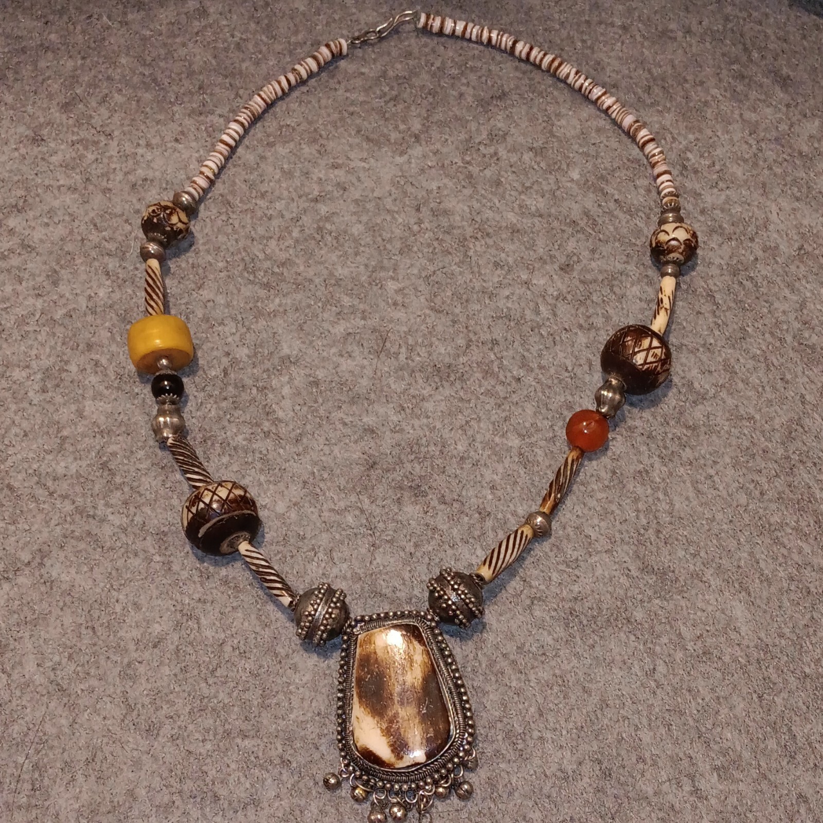 Vintage Tribal Boho Statement Necklace African Batik Bone Horn Pendant Carnelian