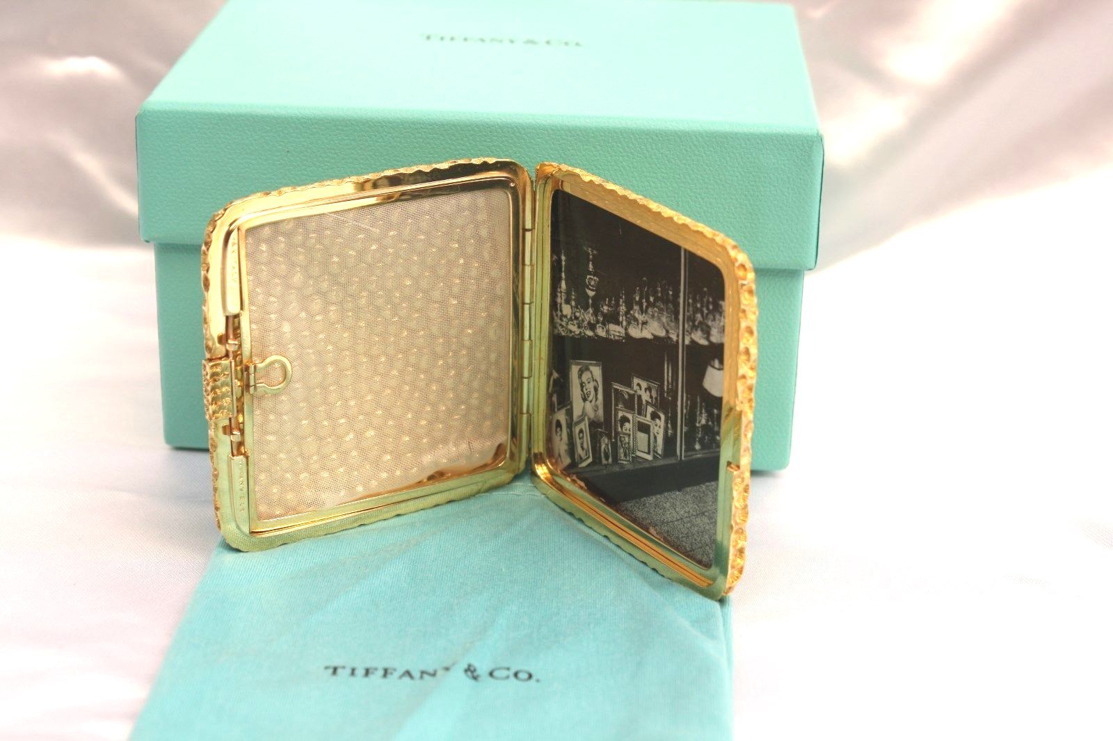 MAGNIFICENT BRAND NEW TIFFANY & CO. 18K GOLD PICTURE FRAME , BOX. “MUST SEE