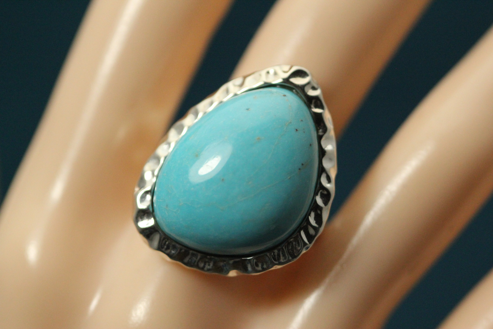 925 Sterling Silver Free-Form Turquoise Hammered Setting Ring 9.8 Grams(RIN8843)