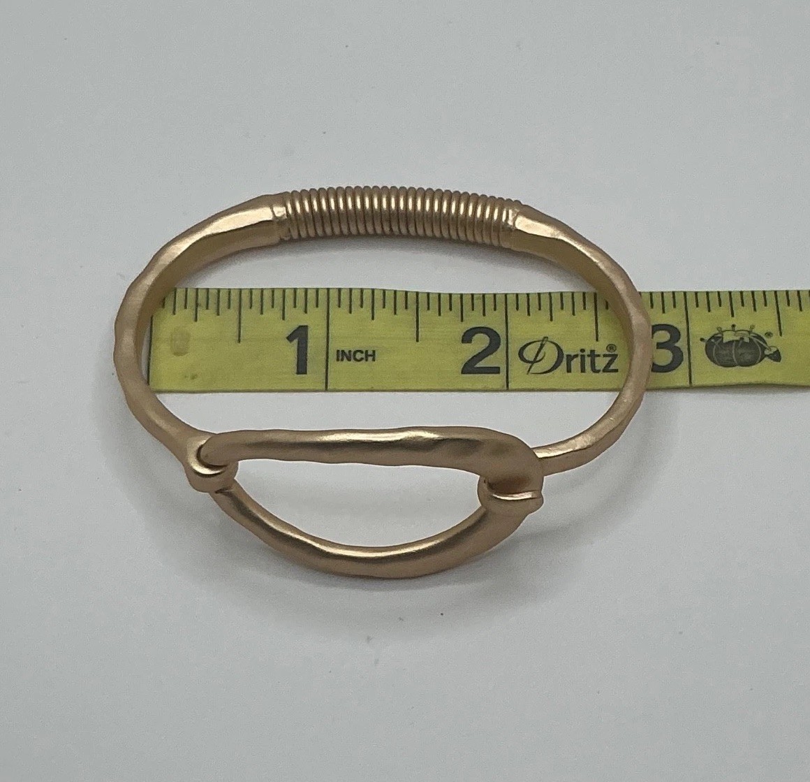 Gold-Tone Hammered Open Circle Latch Bracelet 30g