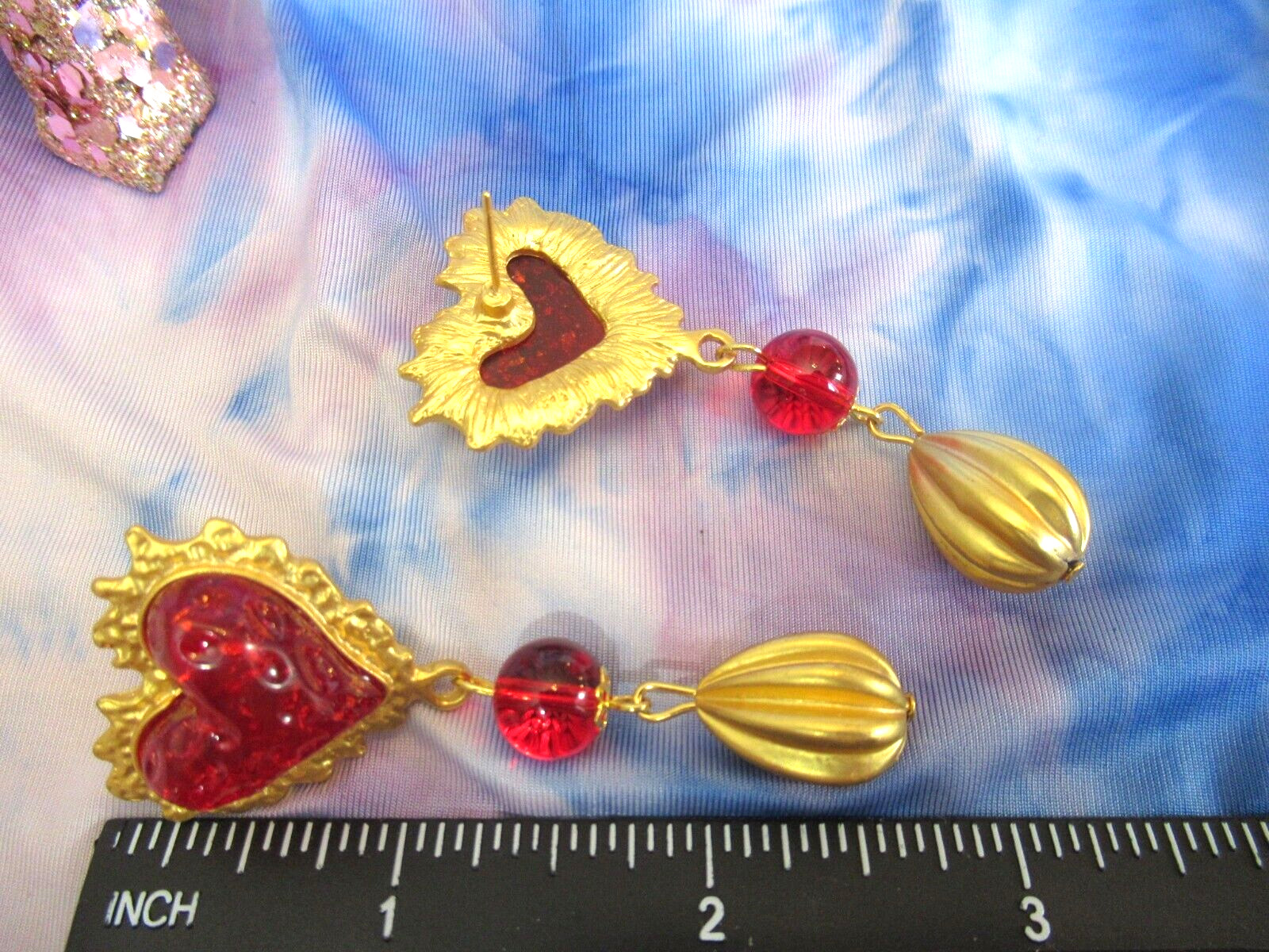 Gripoix STYLE Heart Valentine Earrings Resin/Acrylic Drop Gold Red Statement