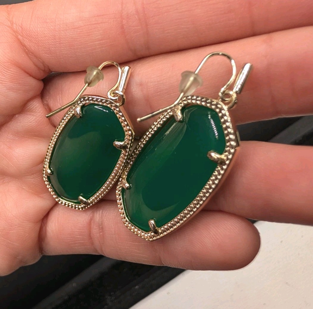 Kendra Scott Elle Green Dangle Drop Gold Tone Earrings On Card