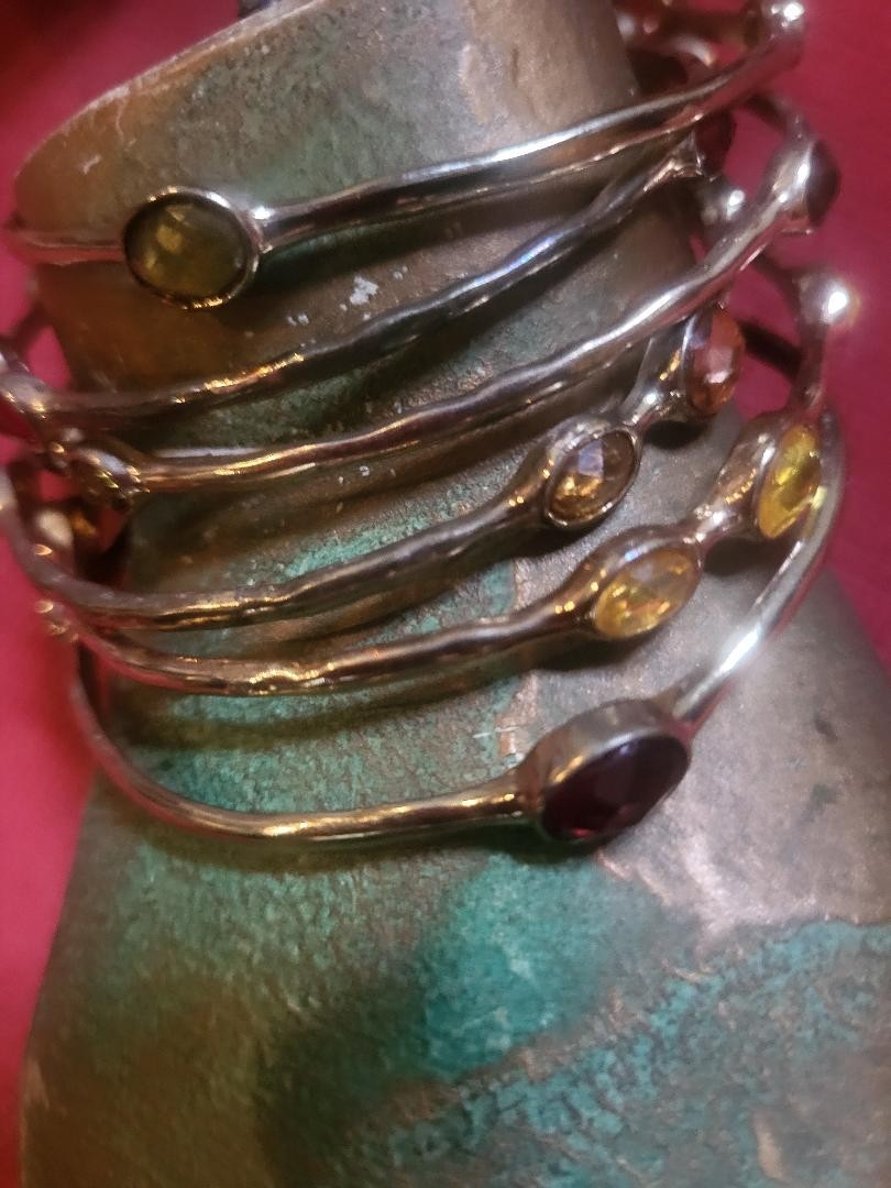 Collection of 15 Fashion Y2k Bangle and 1 Stetch bracelet of Varied Styles