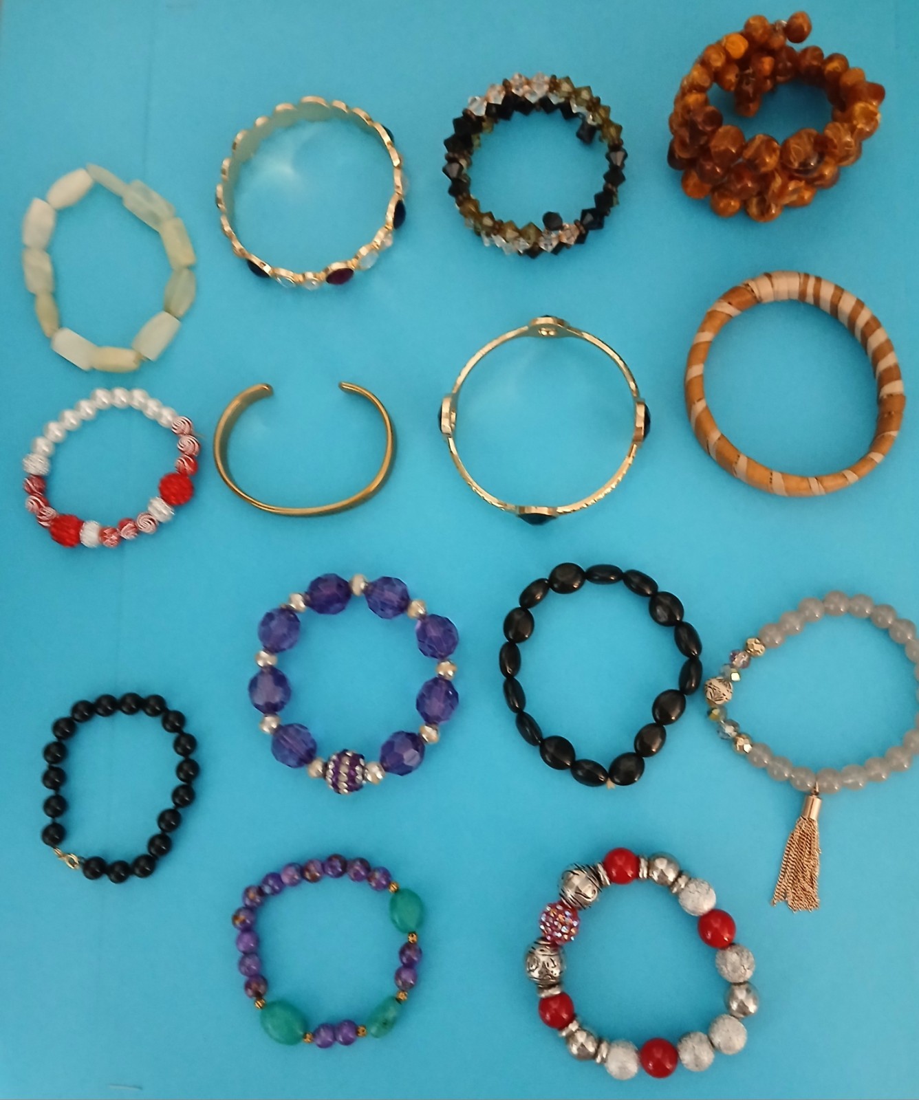 LOT OF 14 FASHION BRACELETS MIXED MATERIALS, SIZES, STYLES & COLORS