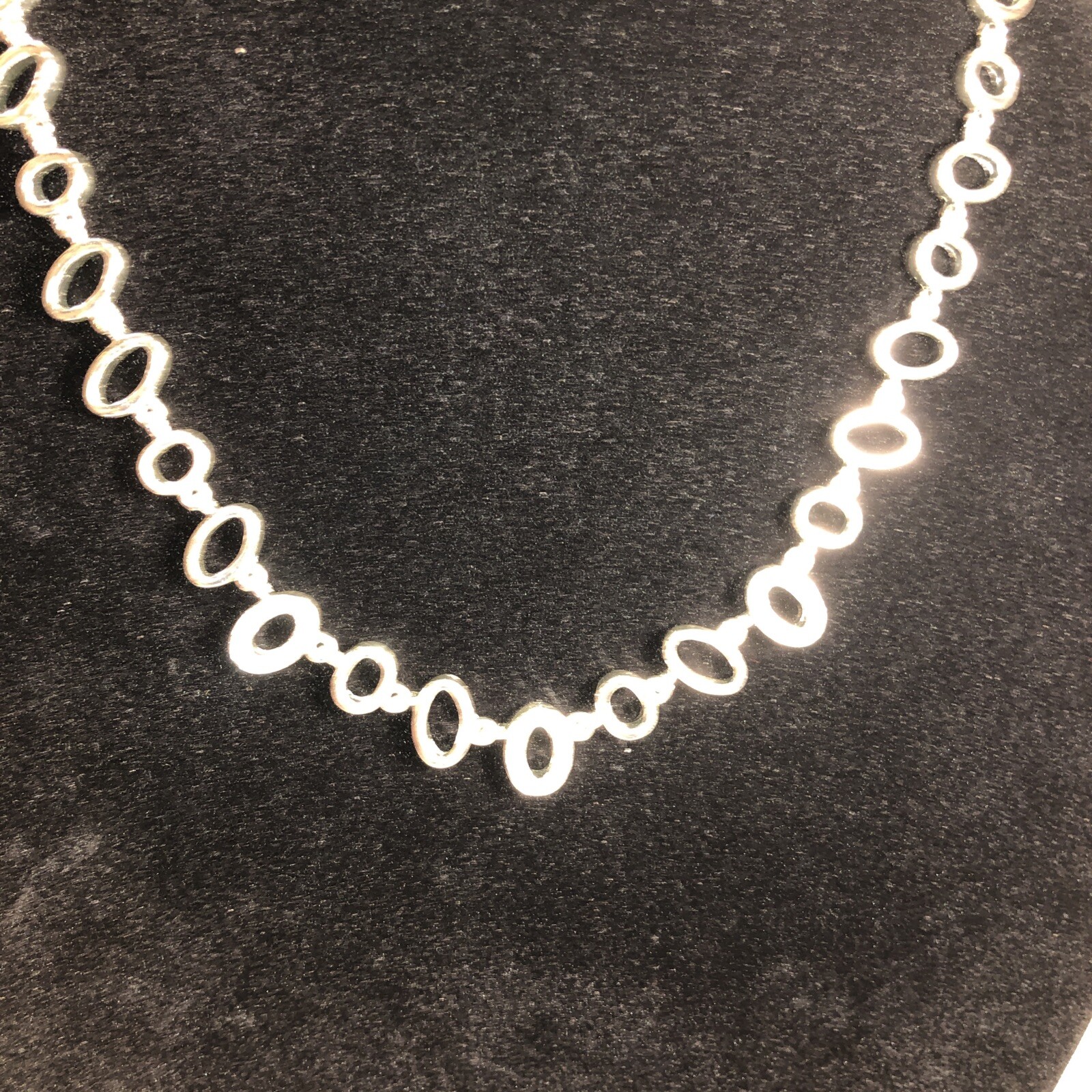 Elegant Silver Plated Ovals Necklace 16.5 to 19.5 Inches Wedding Jewelry