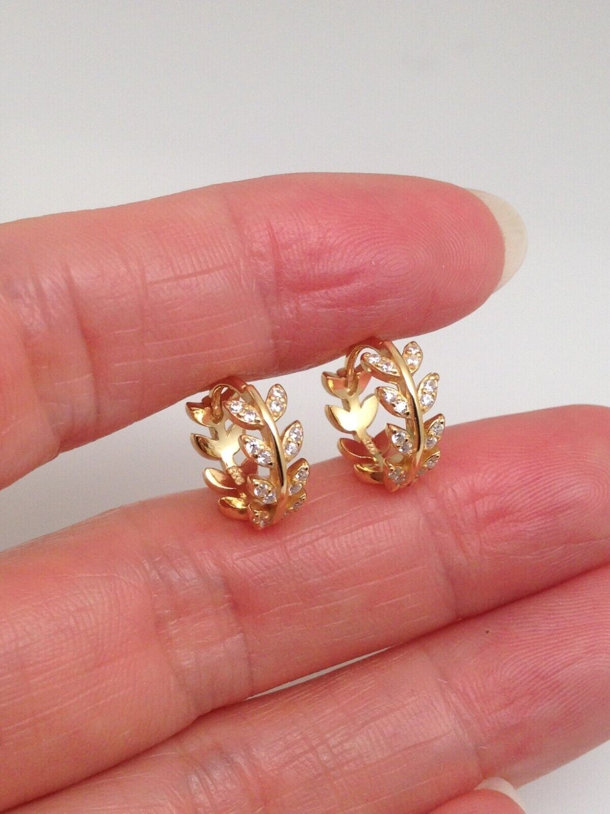 925 Sterling Silver CZ Leaf Vine Huggie Hoop Earrings Gold Women 12mm/9.8mm x4.3