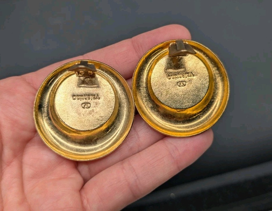 Vintage Signed Valentino Garavani Marbled Runway Bold Gold Tone Clip On Earrings