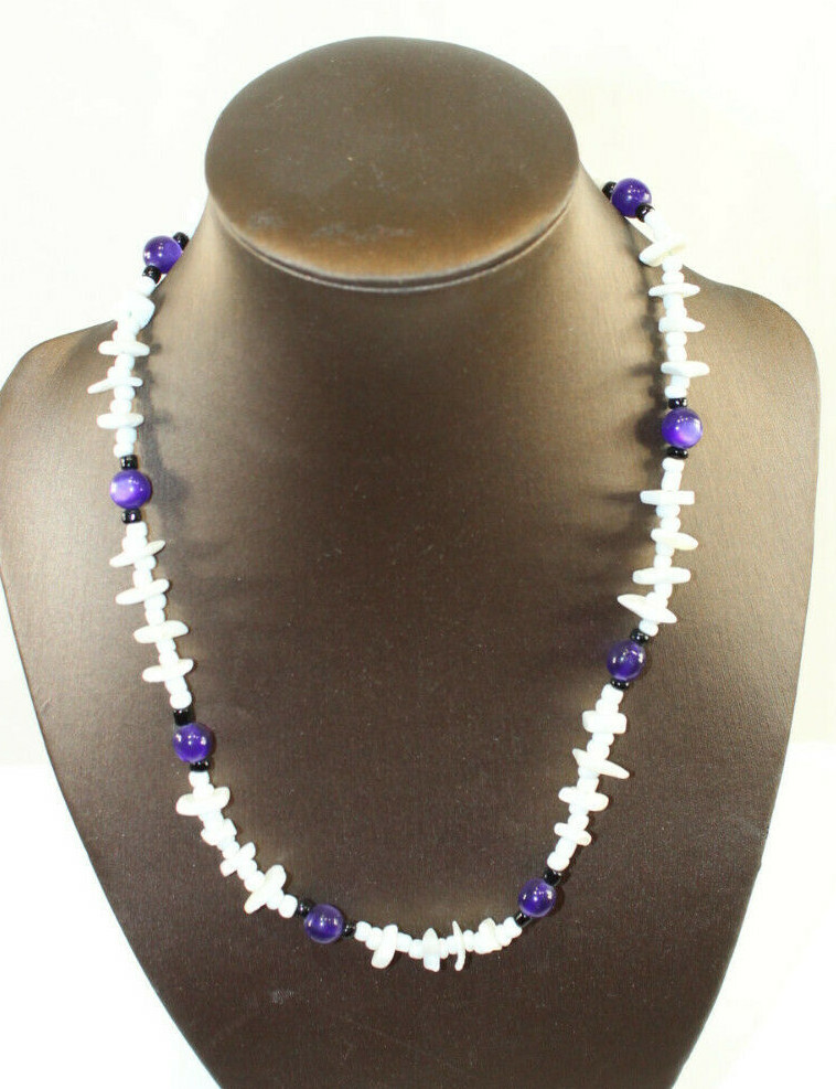 2 Black White Purple Bead Necklaces Plastic Resin 15″ 17″ Claspsed
