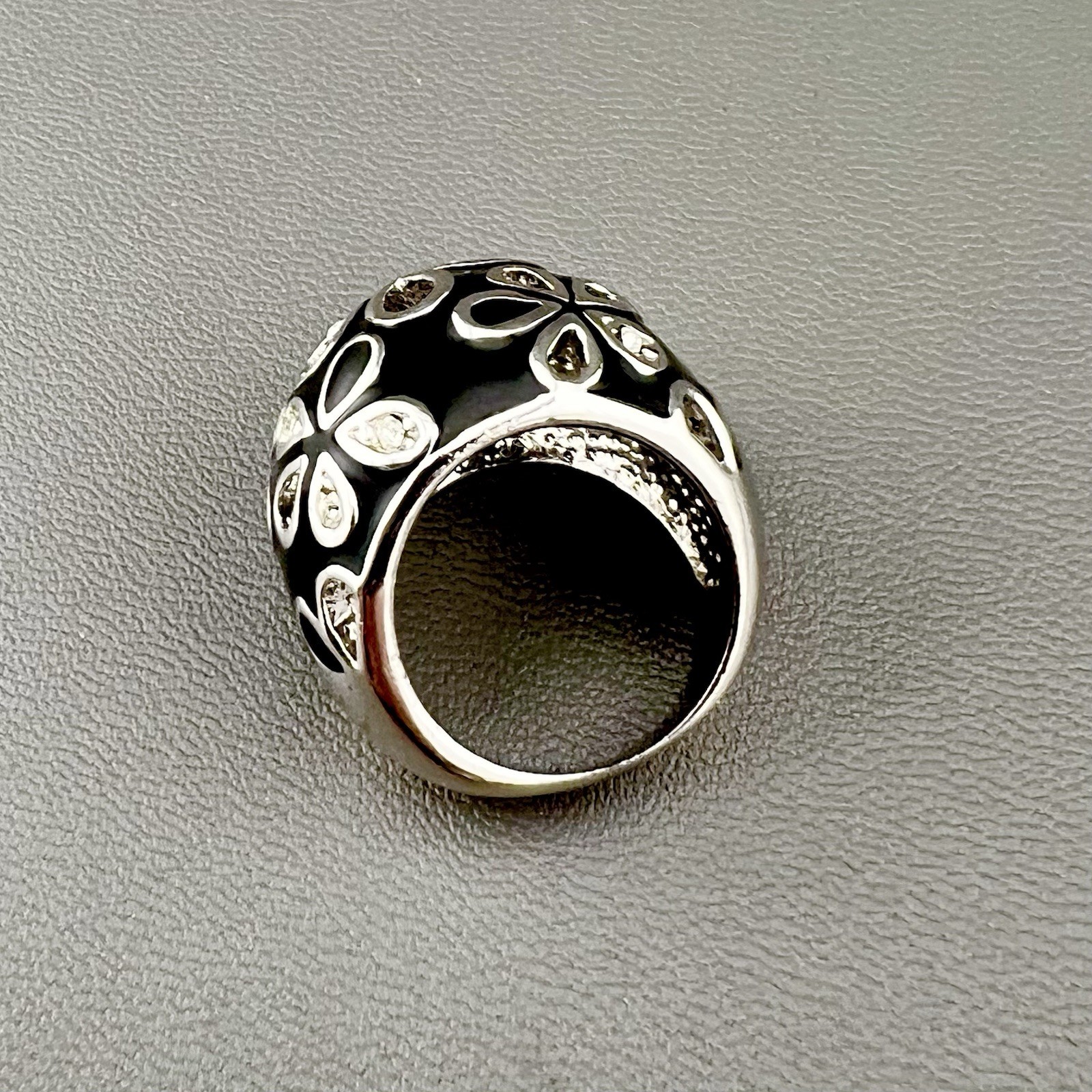 Statement Ring Chunky Black Enamel Rhinestone Domed Floral Daisy Silver Tone 5