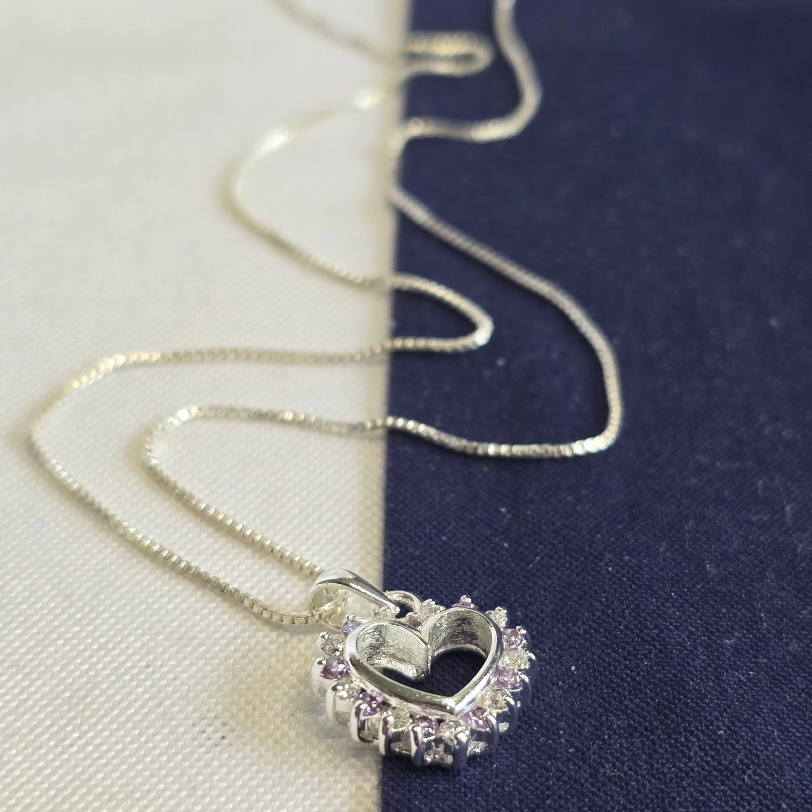 Sterling Silver Necklace 4.4g Jewelry 17.5″ Chain Purple & Clear Stones *READ*