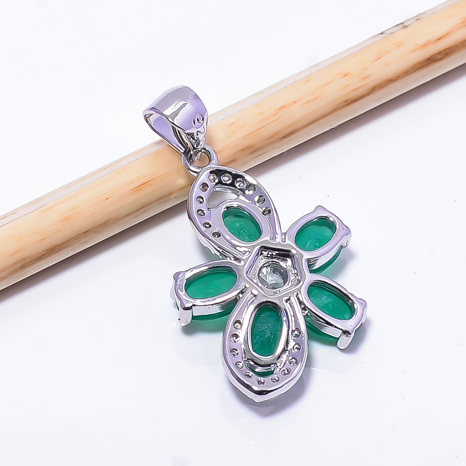 Emerald Simulated & Cubic Zirconia 925 Sterling Silver Flower Pendant 1.09″ P966
