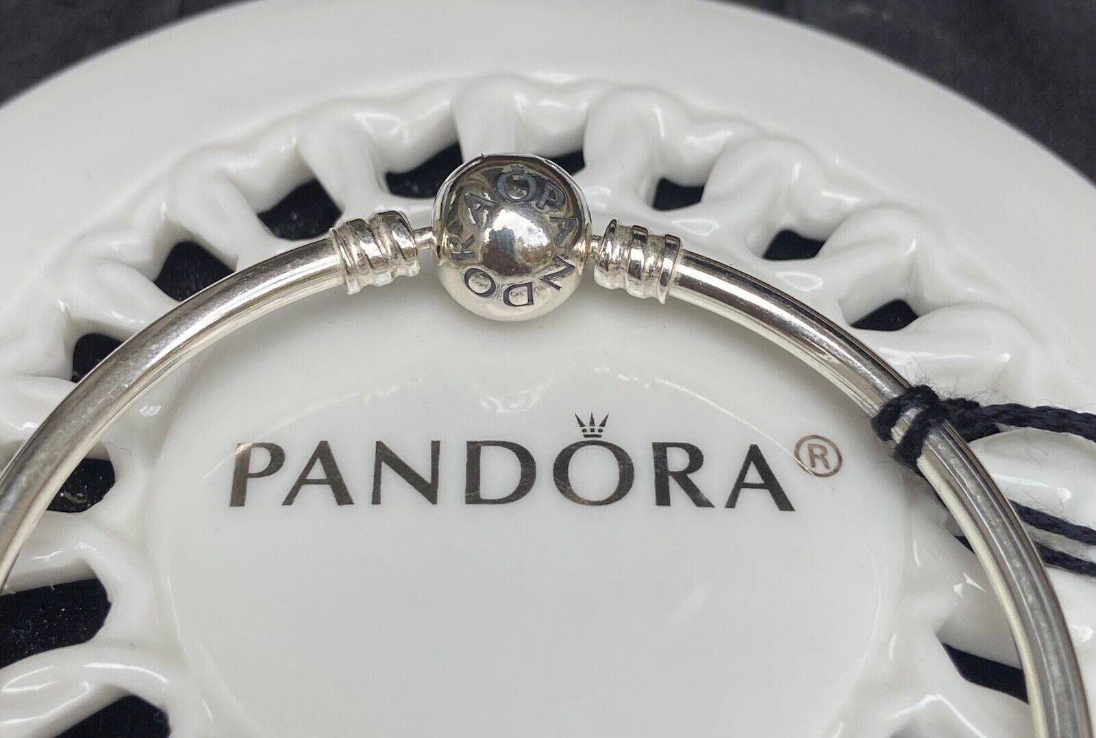 Authentic Pandora MOMENTS Bangle #590713