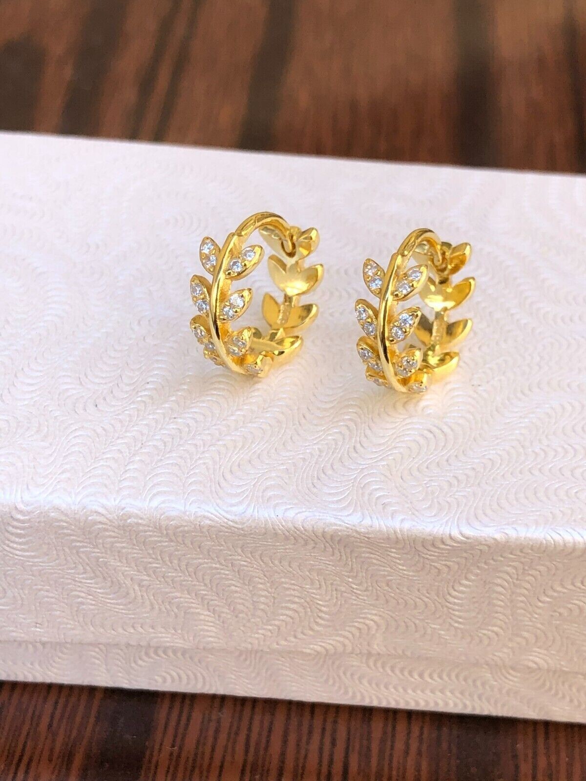 925 Sterling Silver CZ Leaf Vine Huggie Hoop Earrings Gold Women 12mm/9.8mm x4.3