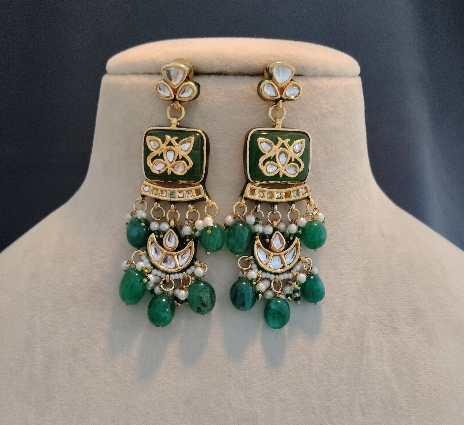 Moissanite Emerald Kundan Pearl Choker Set Indian Bridal Necklace Roz Jewellers.