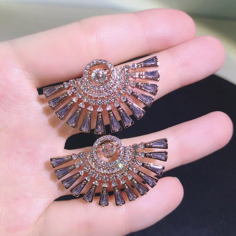 Swarovski moving heart fan-shaped earrings smart beating heart fan-shaped