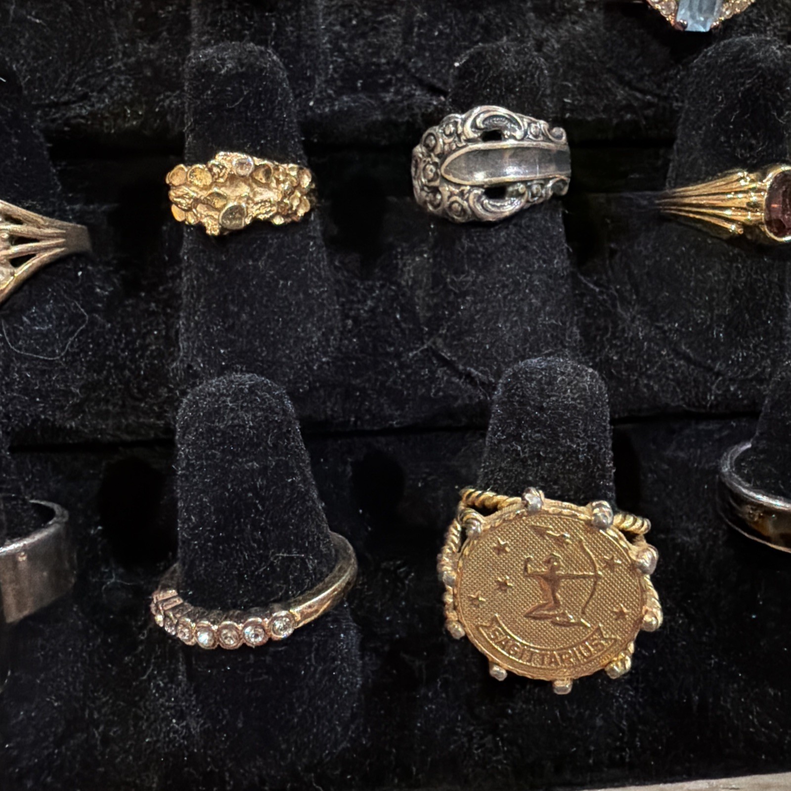 18 Mixed Lot of Rings Beautiful Stones Various Sizes Estate Gold Silver Tone