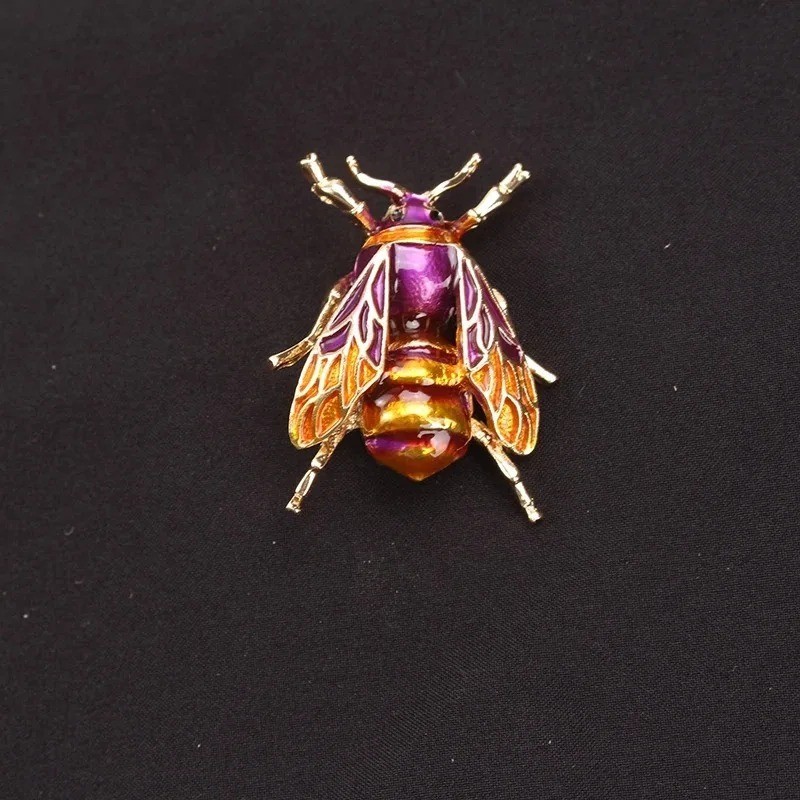 Bumblebee Enamel Brooch Yellow Bee Insect Pin Lapel Badge Clothes Jewelry Gift