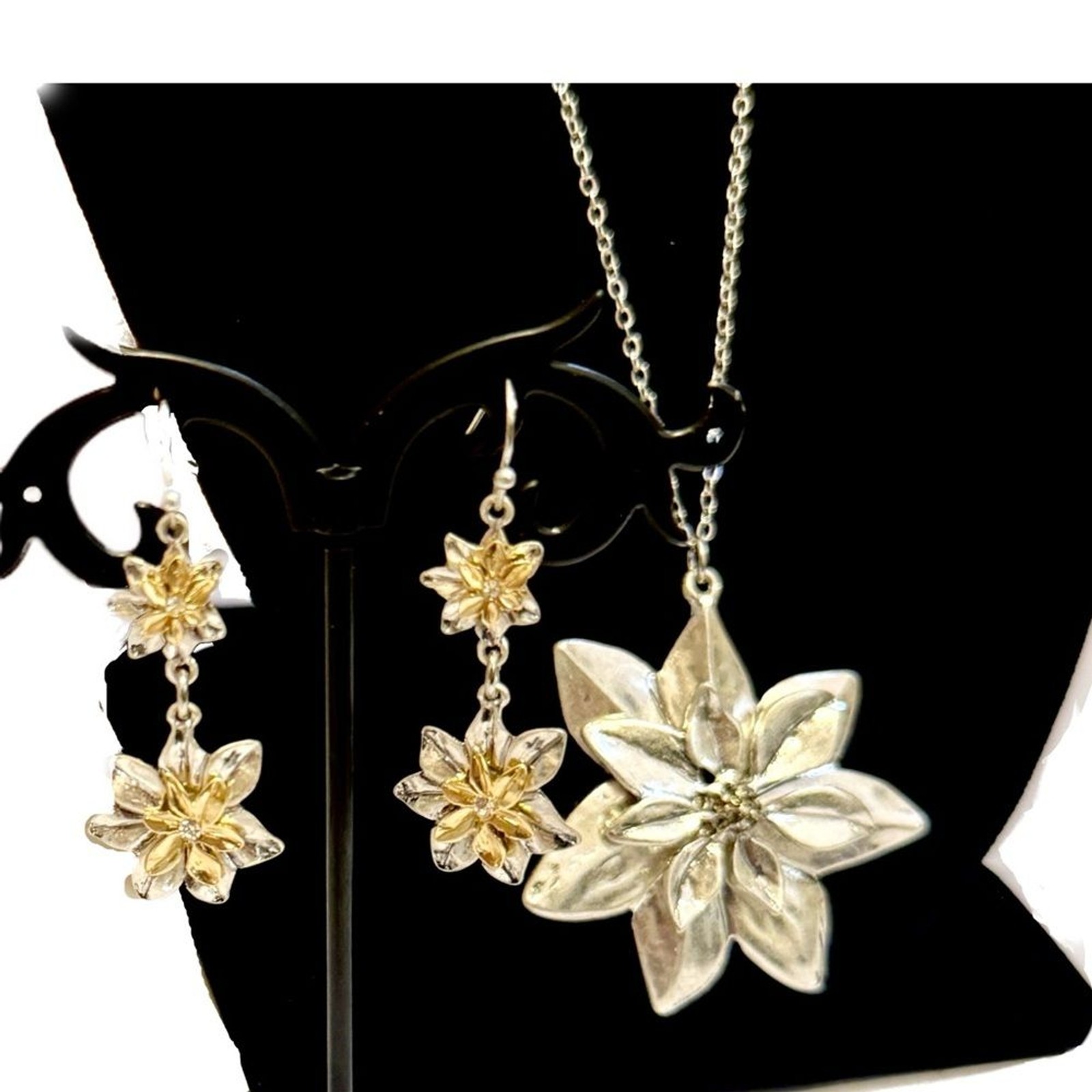 J.JILL Reversible Two-Tone Flower Pendant Necklace on Long Silver Chain | NEW