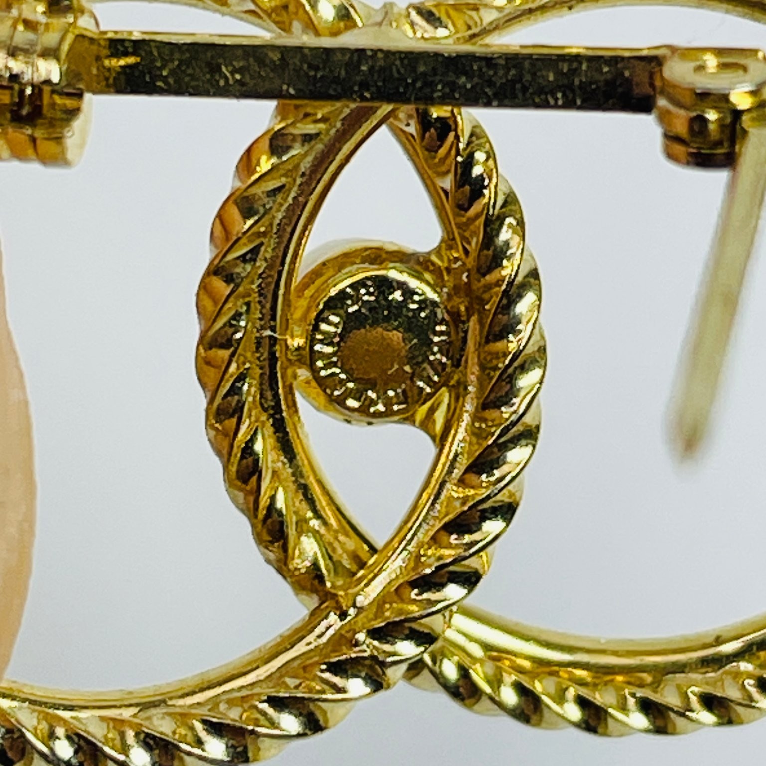Gold Filled Interlocking Circles Brooch Pin 1.15″ Rope Twist Faux Pearl 12K GF
