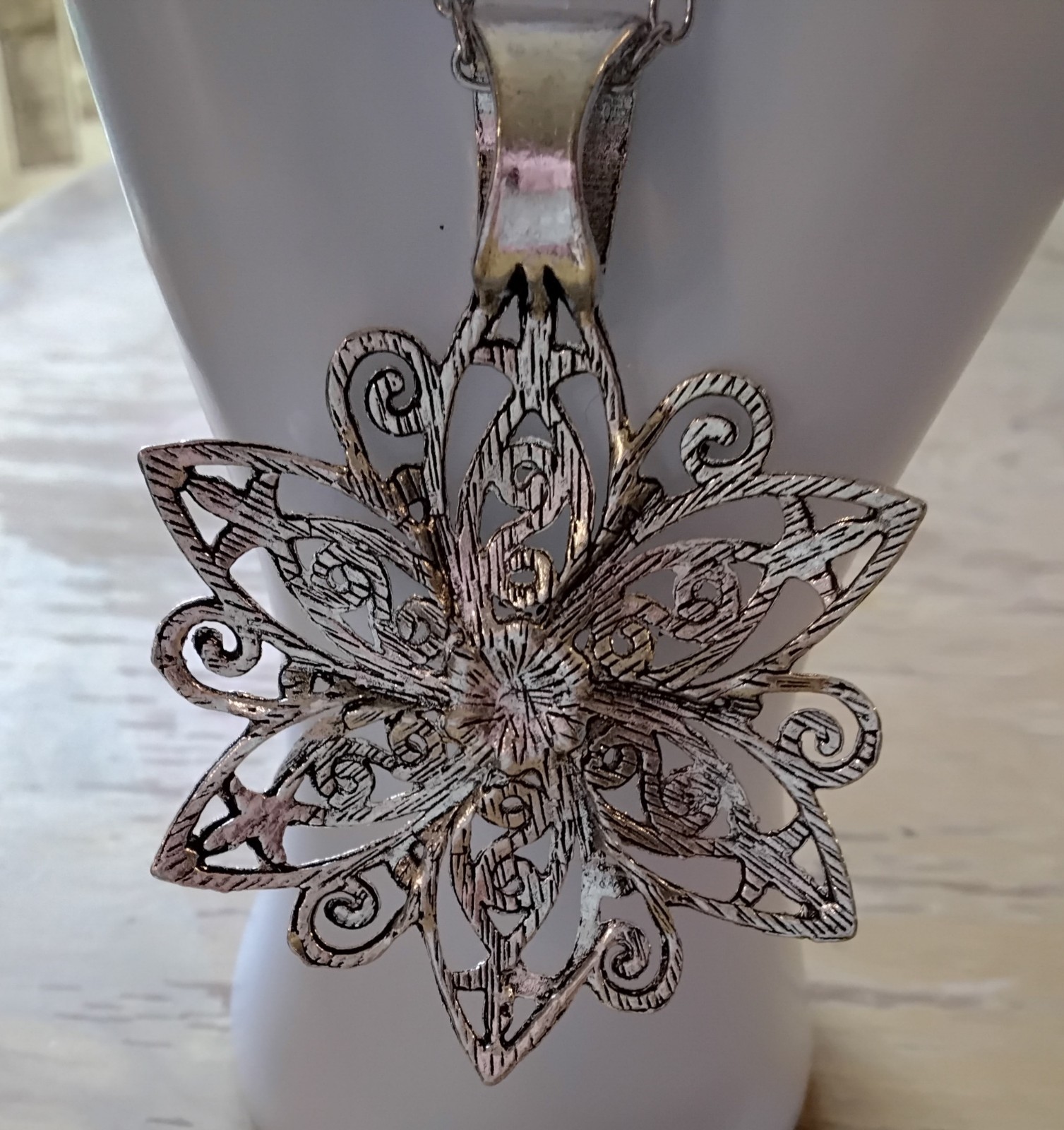 Necklace Pendant FLOWER STAR BURST 13.5″ CHAIN Silver Tone 🎁 Beautiful Jewelry