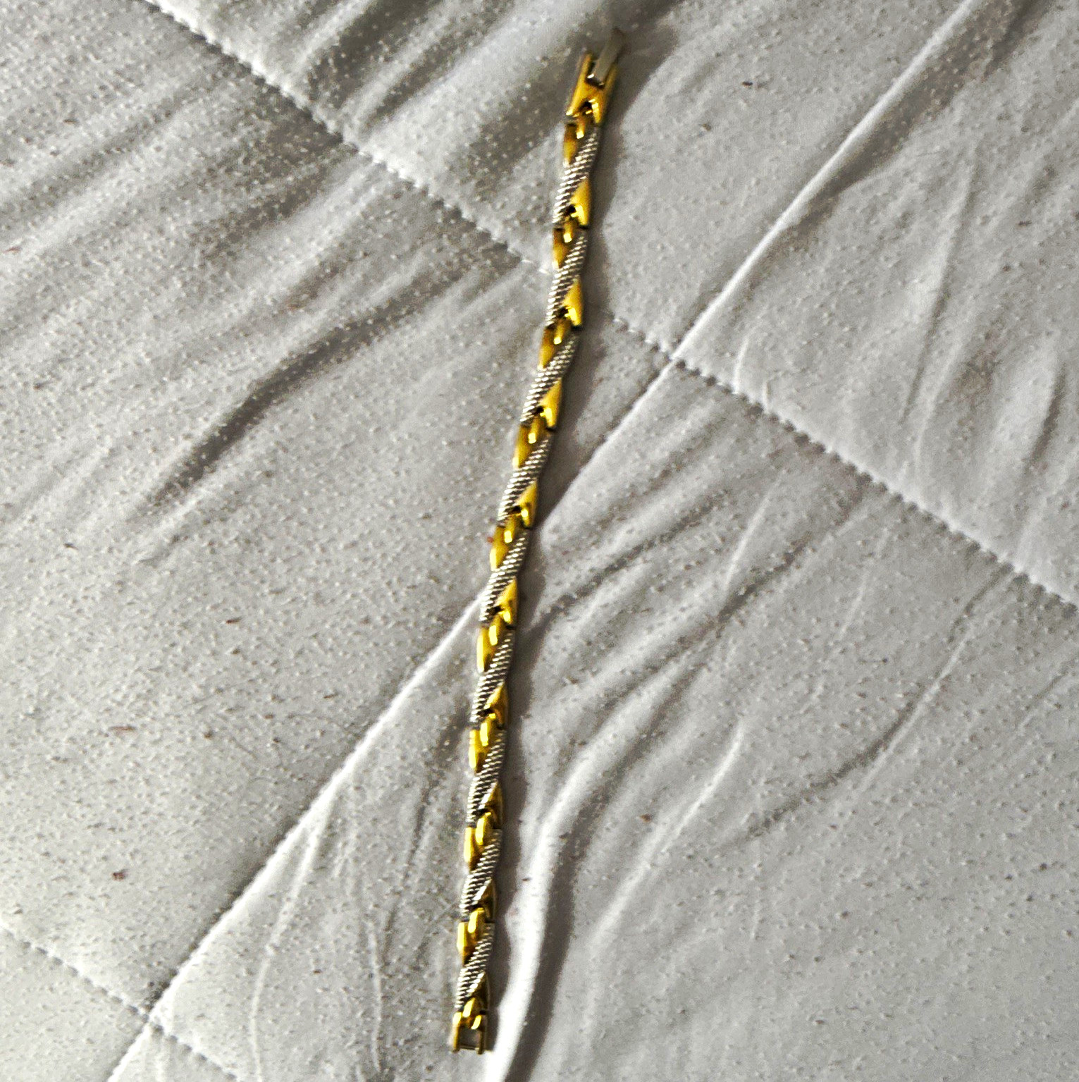 Two-Tone Silver & Gold Tone Bar Link Chain Bracelet 7 in Fold Over Closure