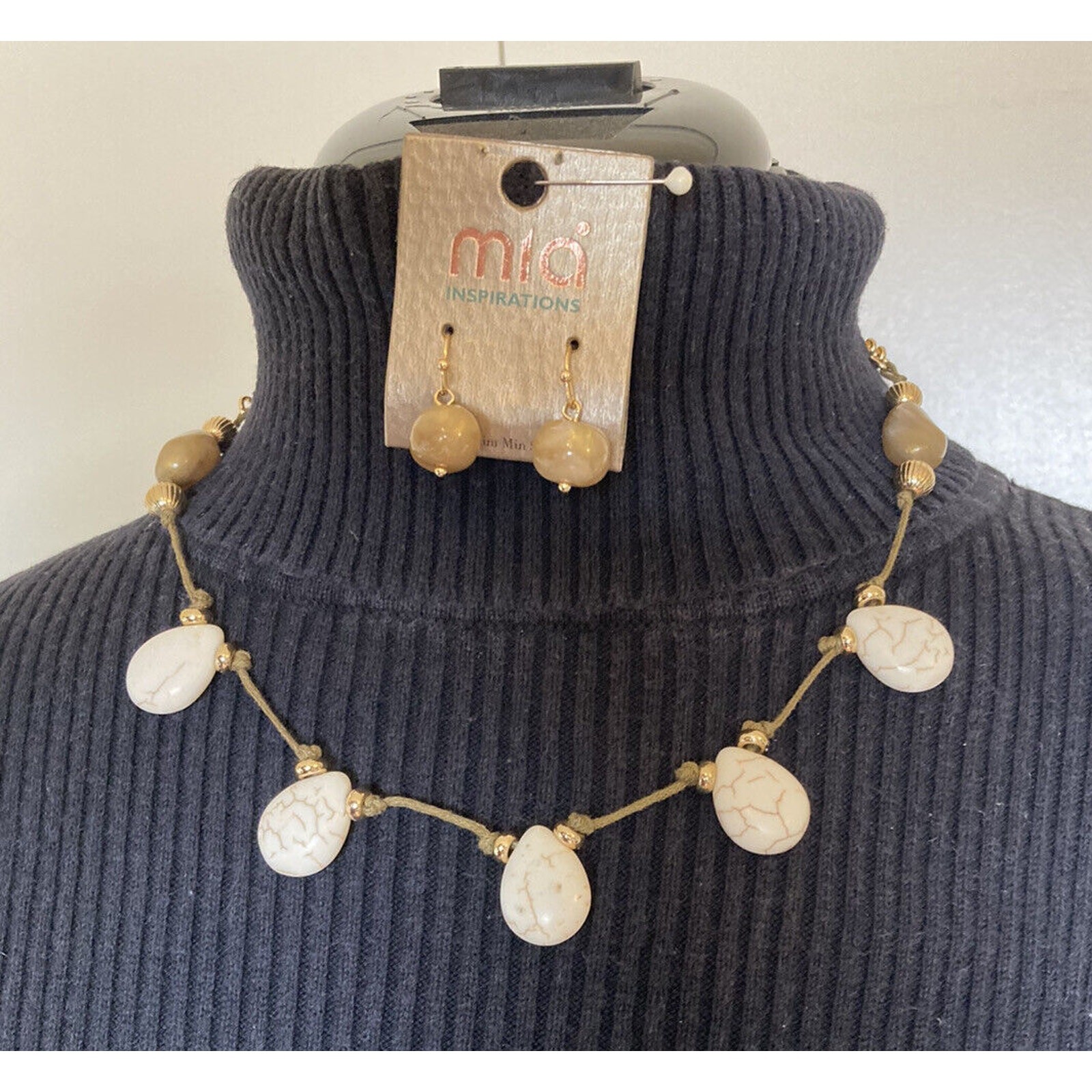 Mia Goldtone Necklace Earrings Set 5 Teardrop Stones 10 inches Long