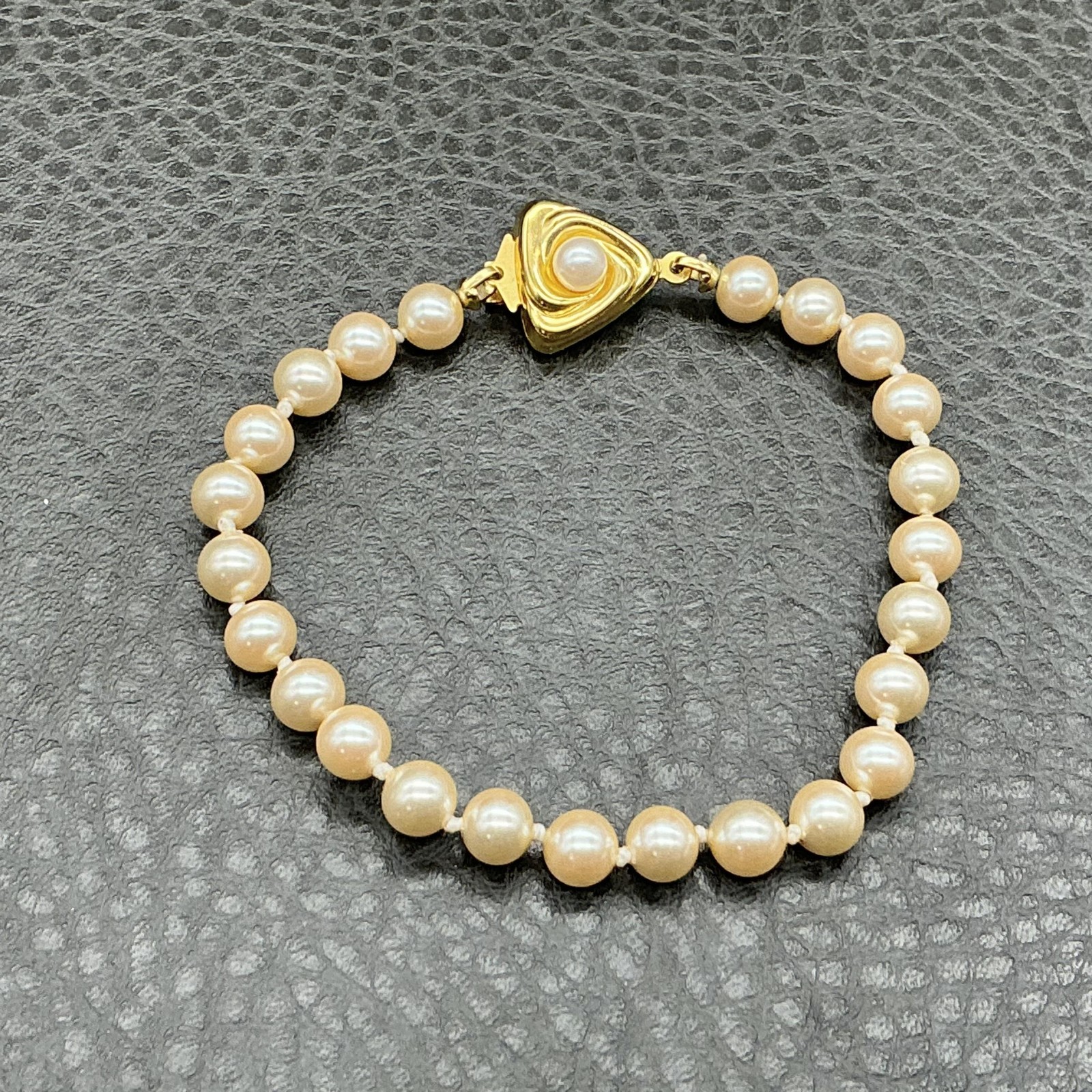 Liz Claiborne Bracelet White Cream Faux Pearl Beaded Gold Tone 7.5″ Womens