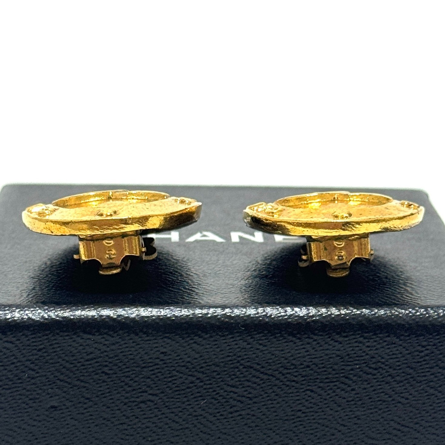 CHANEL 28/2842 Coco Mark CC Logo Earrings Gold Oval Vintage Authentic JAPAN