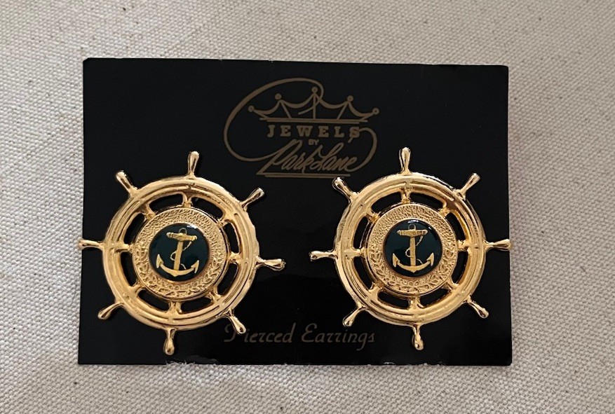 jewels by park lane Gold Tone Ship Wheel Anchor Teal Green Pierced Earrings NWT