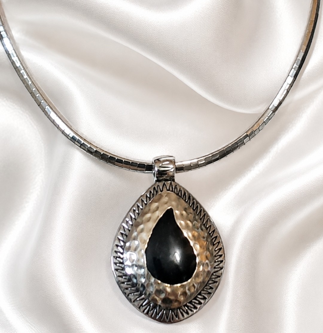 Lia Sophia Black Cats Eye Silver & Gold tone Pendant Flat Snake Chain