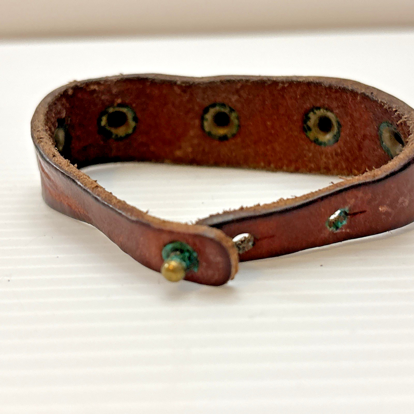 Leather Bracelet Brown Brass Pyramid Studs Small Jewelry Vintage 7 7/8 Inch Long