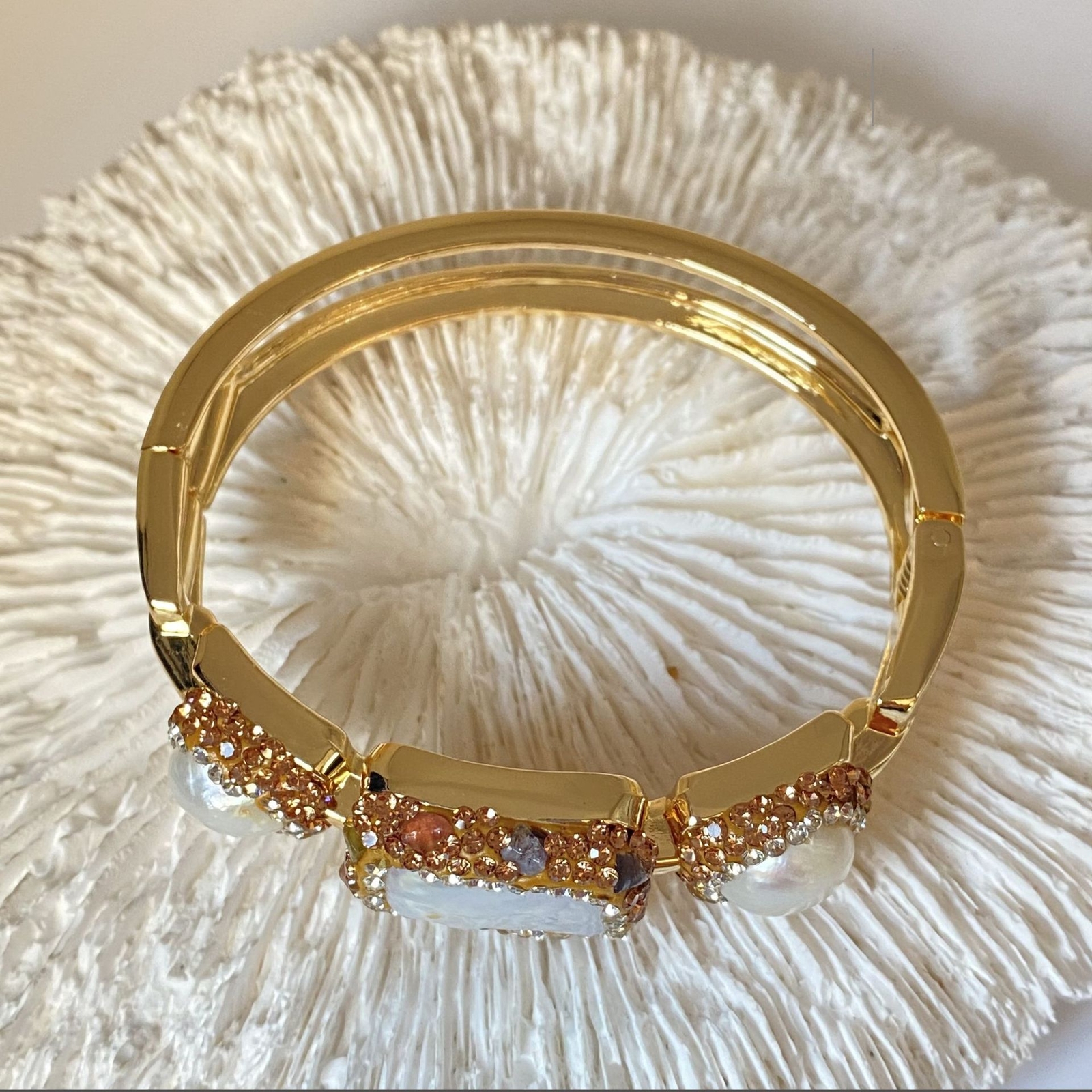Natural South Sea White Keshi Baroque Pearl Inlay Gold Bangle Bracelet 6.2″