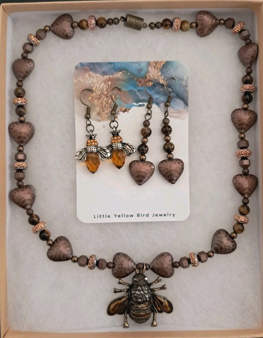 Bee Pendant Hammered Copper Hearts Tigers Eye Rhinestone Necklace & Earring Set