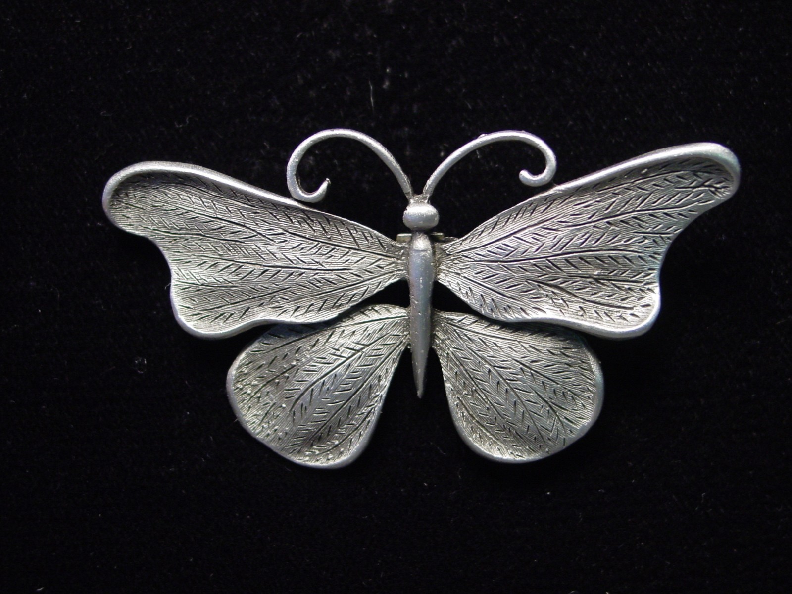 “JJ” Jonette Jewelry Silver Pewter Large BUTTERFLY Pin