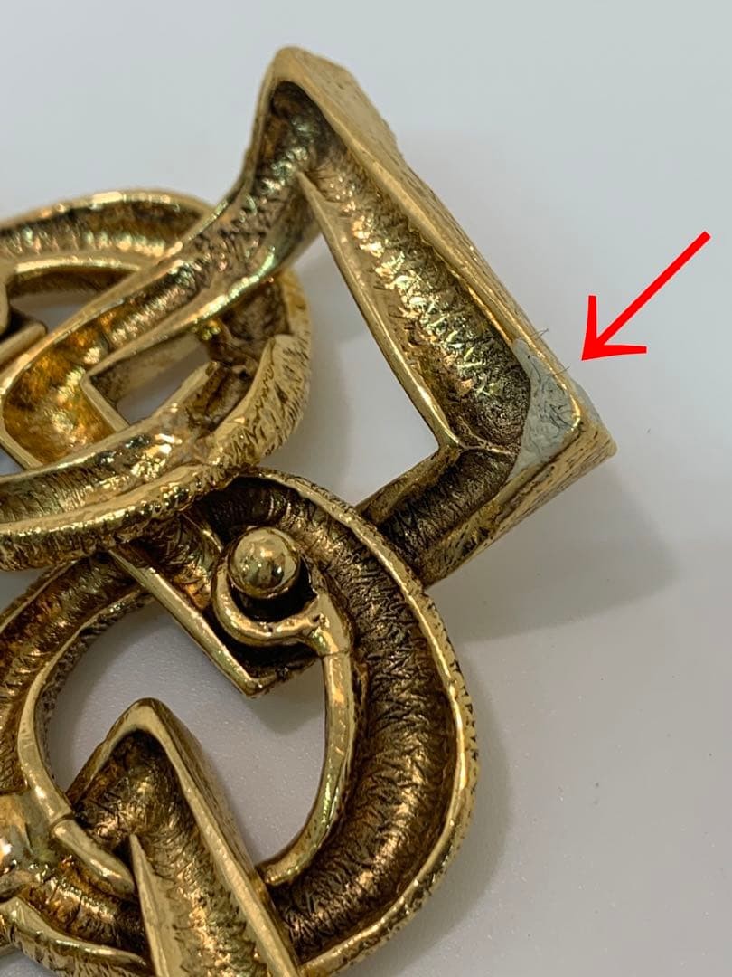Yves Saint Laurent Gold Necklace Used Damaged Not specified