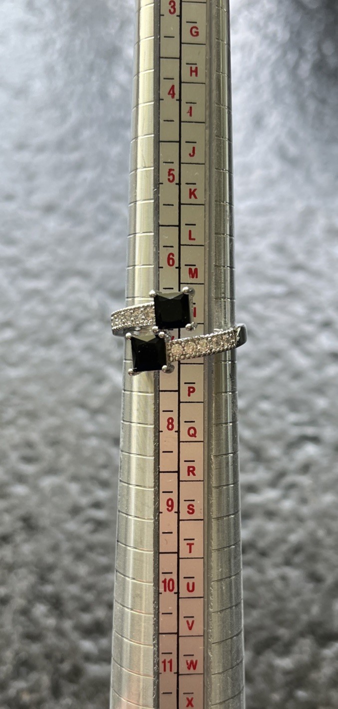 Silver Tone Ring Rhinestone Faux Onyx Stones Womens Size 6 3/4 NEW