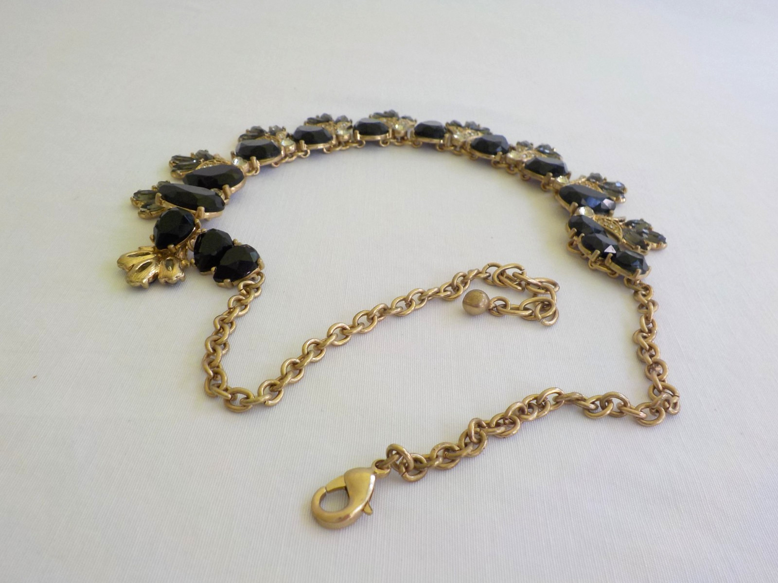 Necklace Plastic Black Teardrop Smoky Gray Clear Rhinestone Gold Tone Metal Link