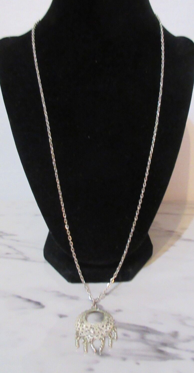 24″ Silver Tone Chain Necklace w approx. 1″ x1.5″ Penant Dangle Charm Lobster Cl